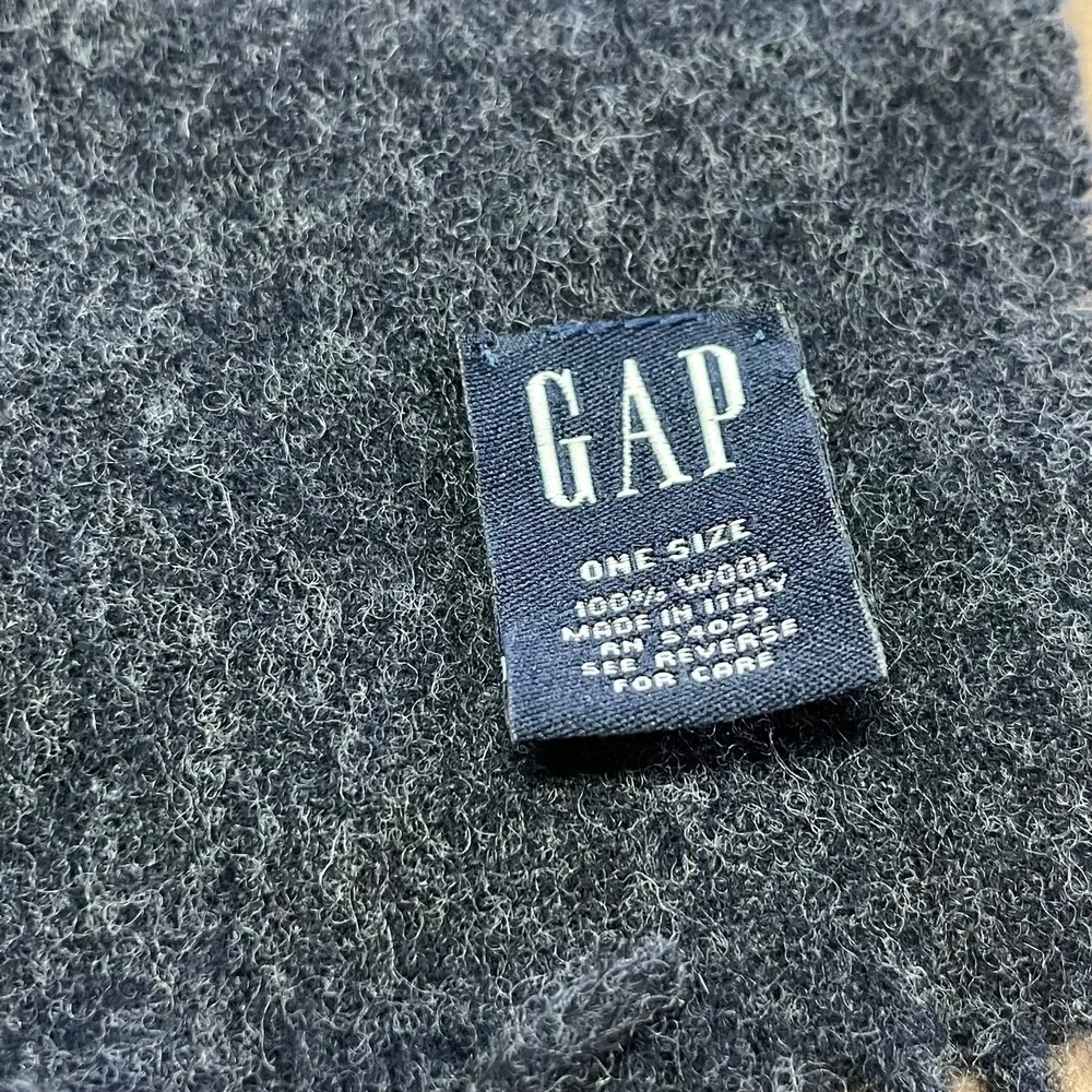 Vintage Gap Gray Wool Scarf w/Fringe Made in Italy 62